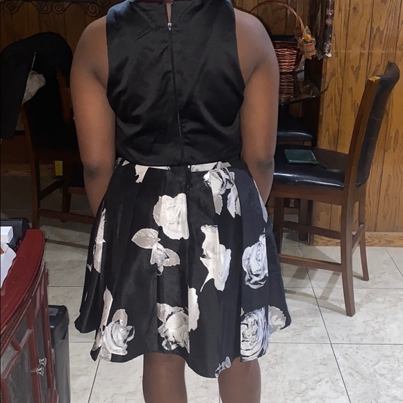 Skirt and top - Picture 2 of 3